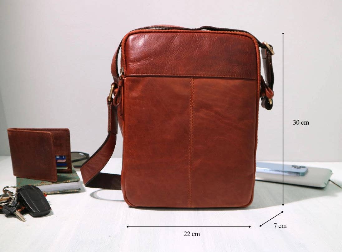 Men's Leather Cognac iPad/Tablet Messenger Bag