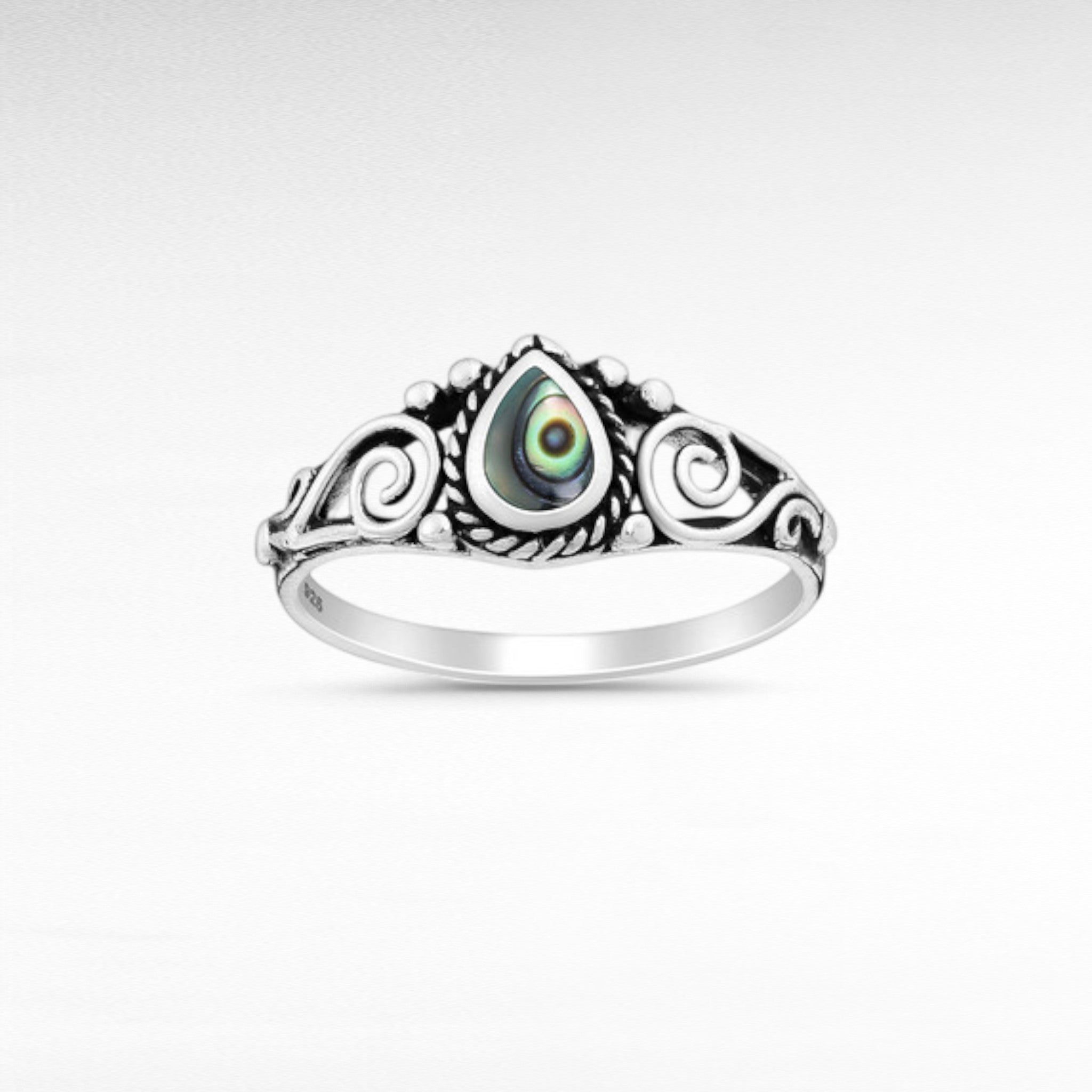 Sterling Silver Ring Decorated With Shell