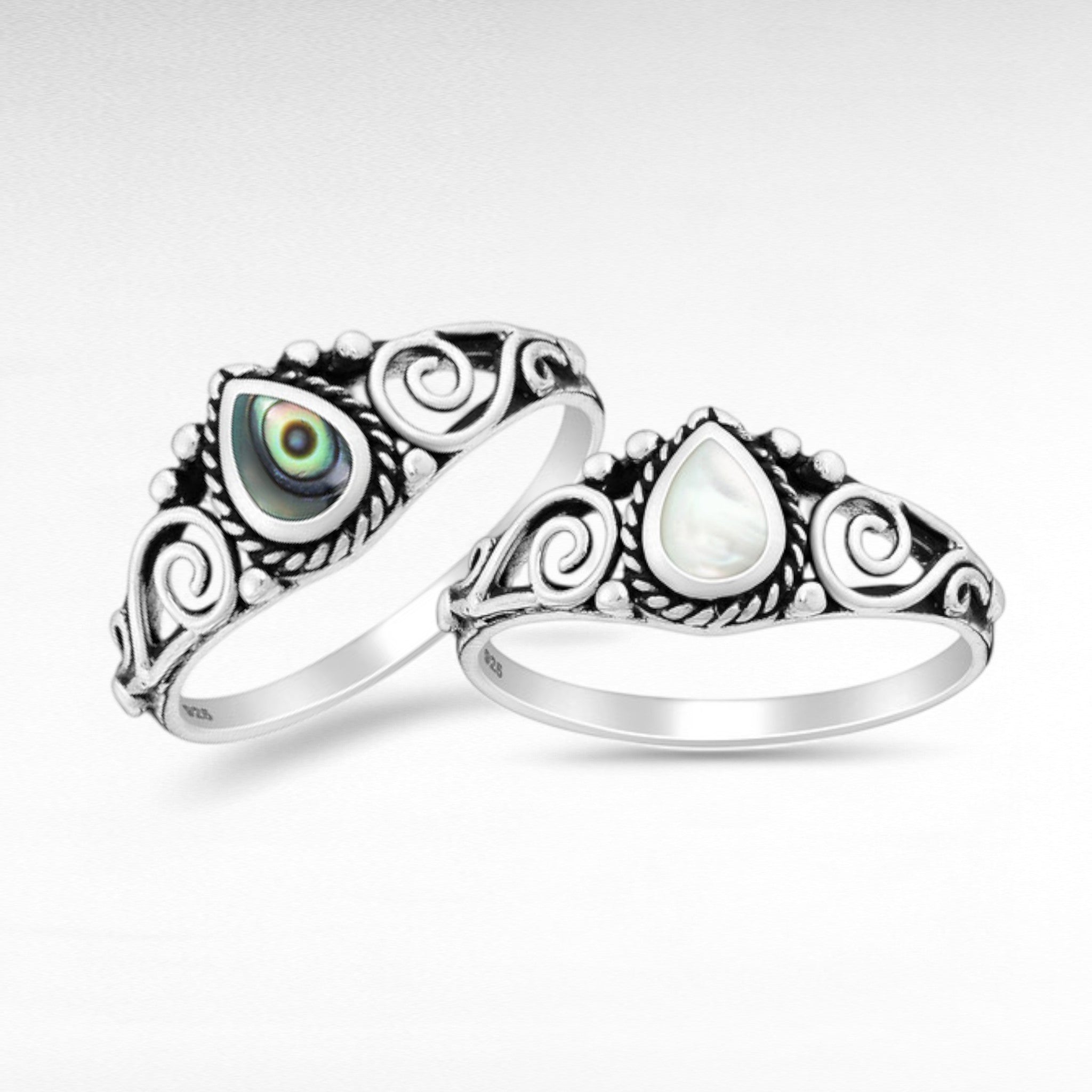 Sterling Silver Ring Decorated With Shell