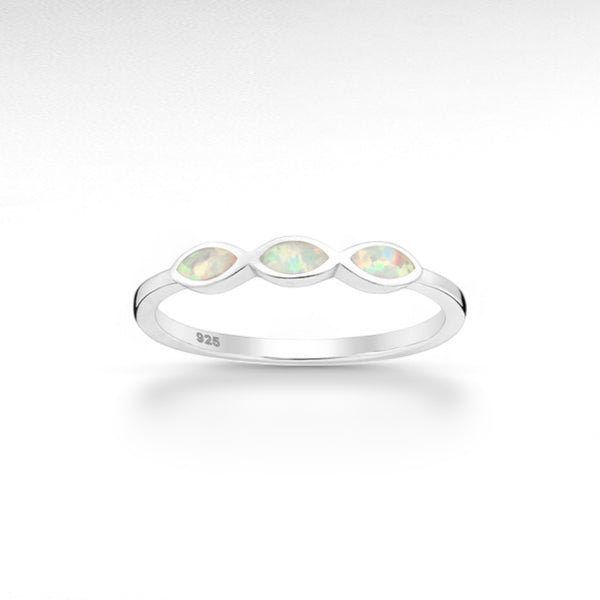Sterling Silver Ring Decorated with Opal