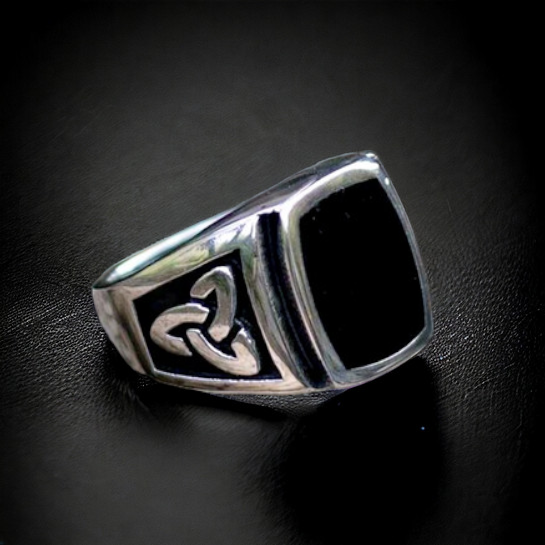 Black Celtic Knot Ring