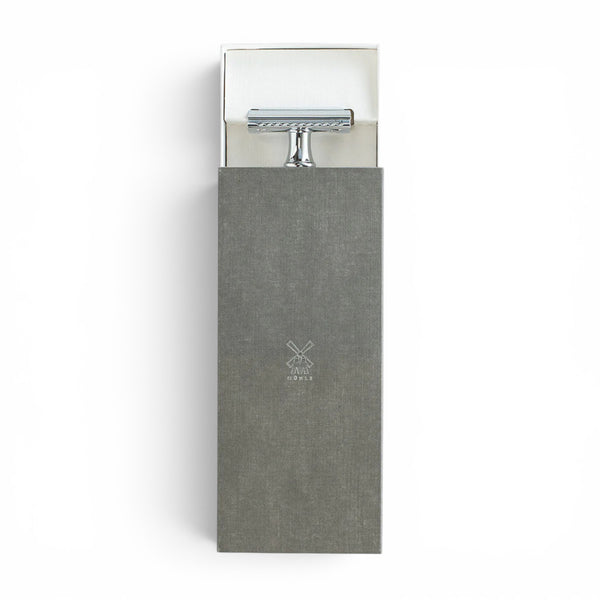 MÜHLE R89 chrome safety razor presented in grey MÜHLE gift box