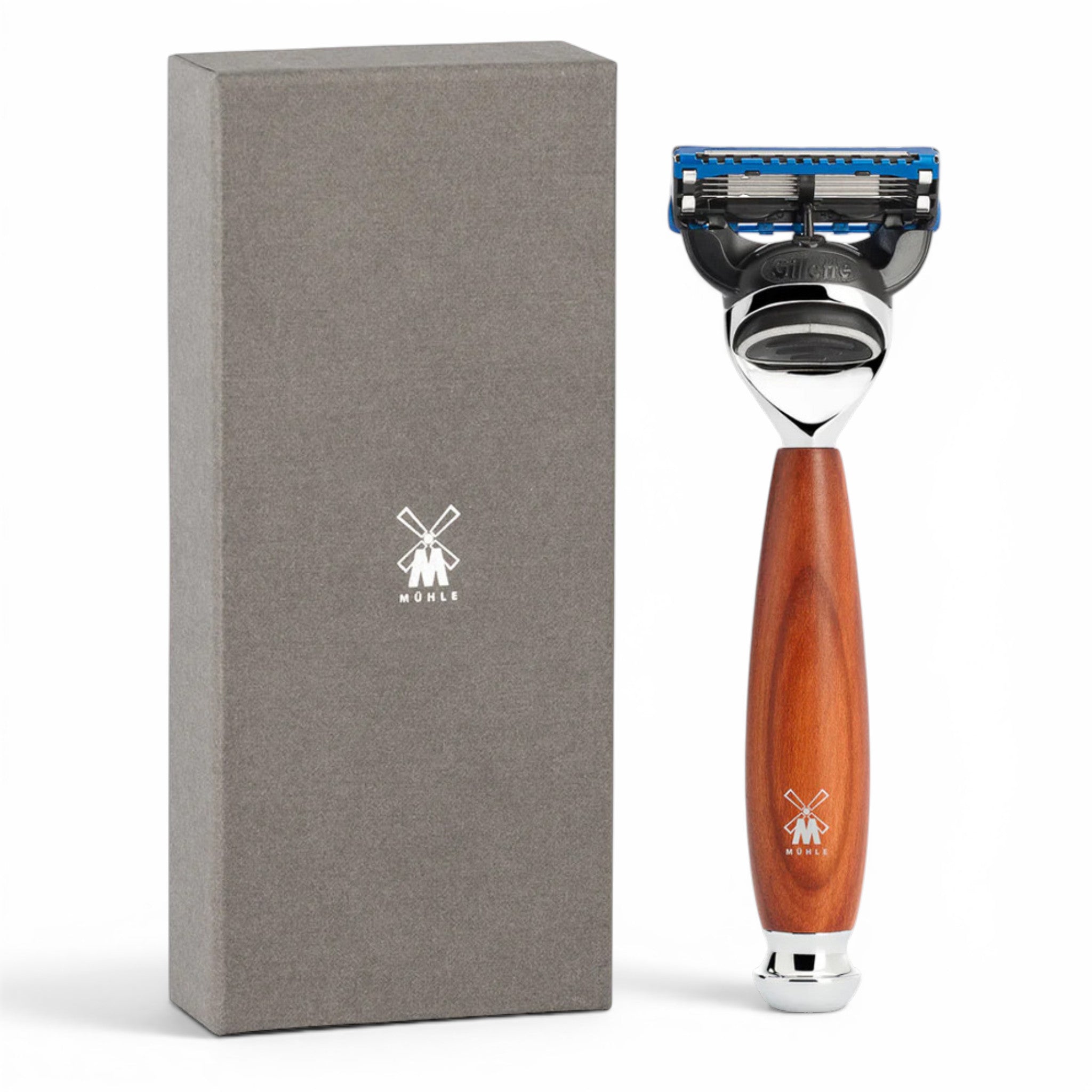 MÜHLE VIVO plum wood Gillette Fusion razor beside grey MÜHLE presentation box on white background