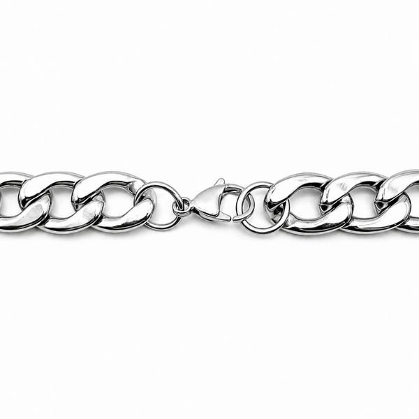 Stainless steel curb chain necklace clasp detail secure fastening