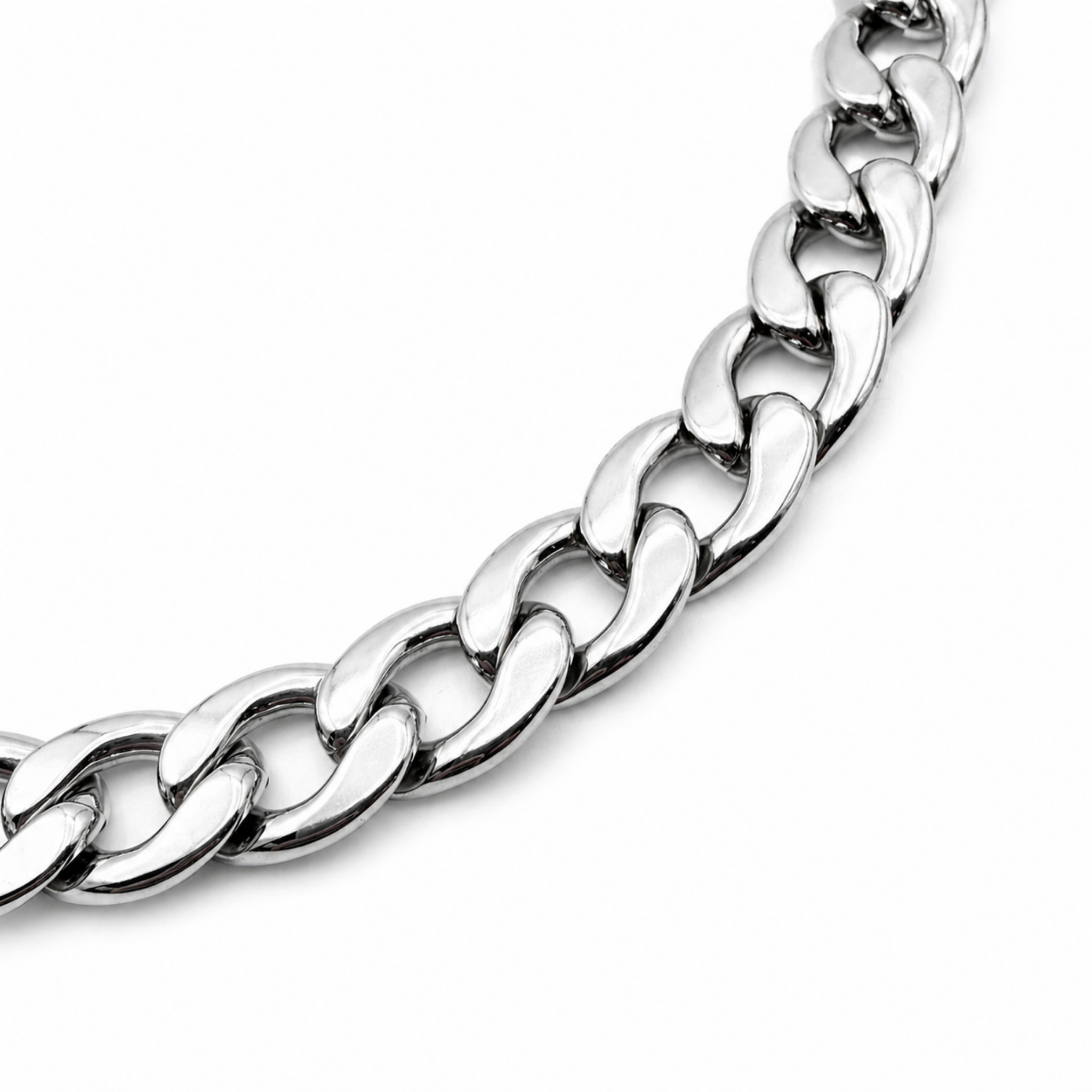 Close up of 11.5mm stainless steel curb chain links polished finish