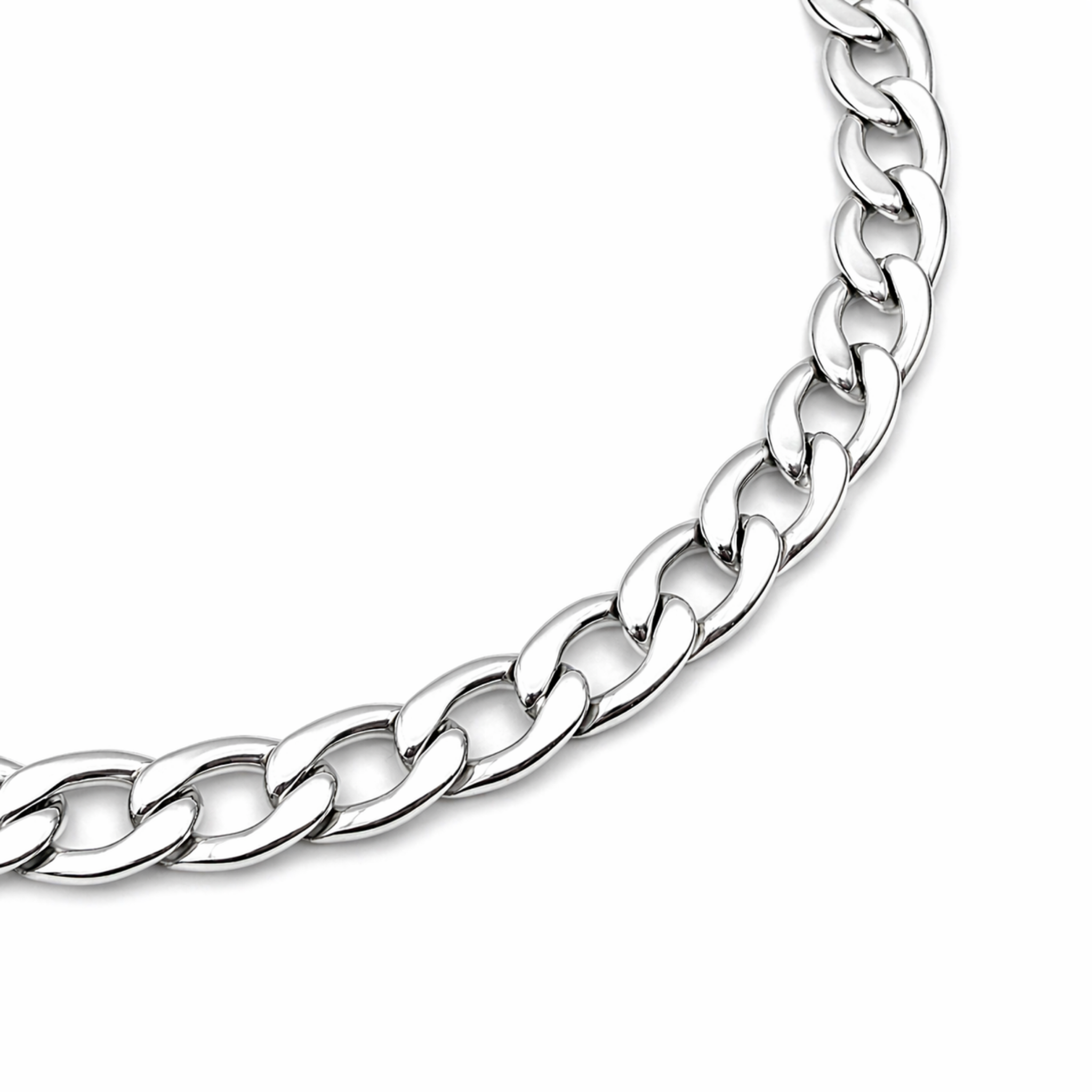 Close up of stainless steel curb chain links showing polished finish and thickness