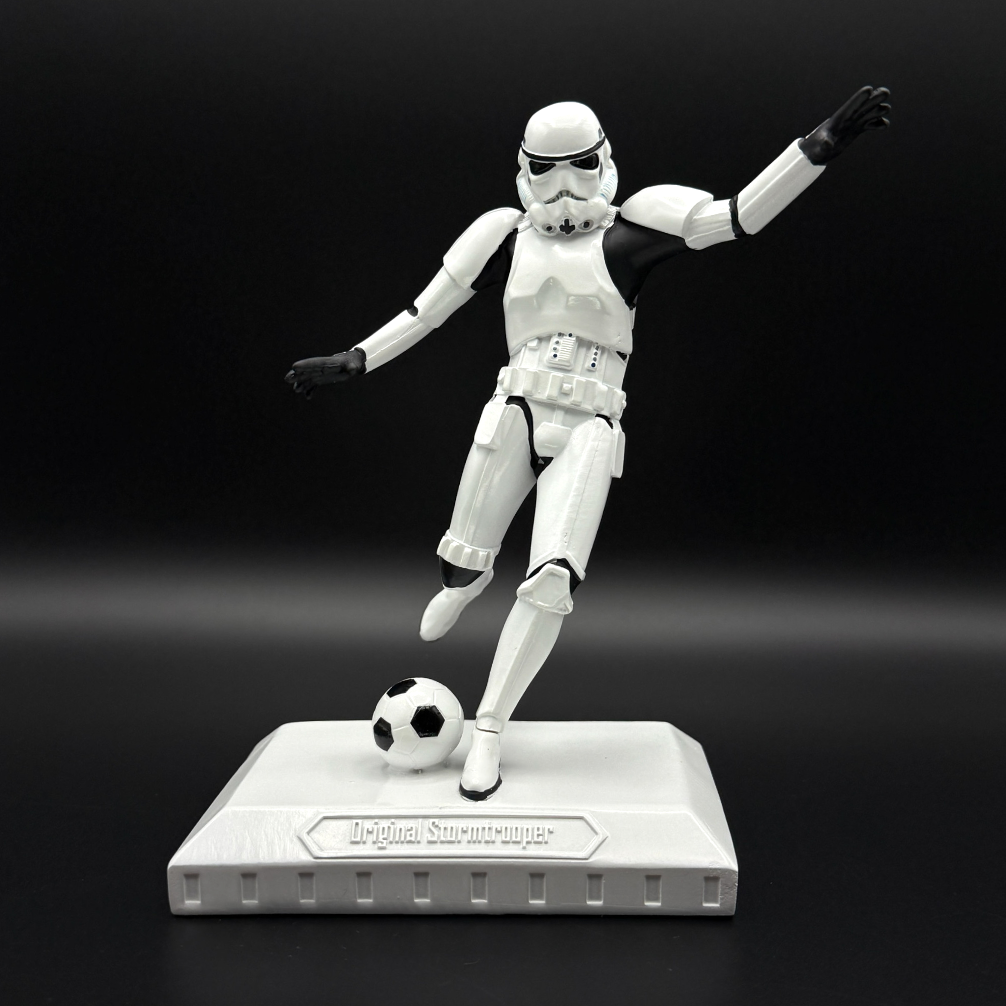 Stormtrooper football figure 17cm back of the net kicking ball resin collectible sci fi ornament display