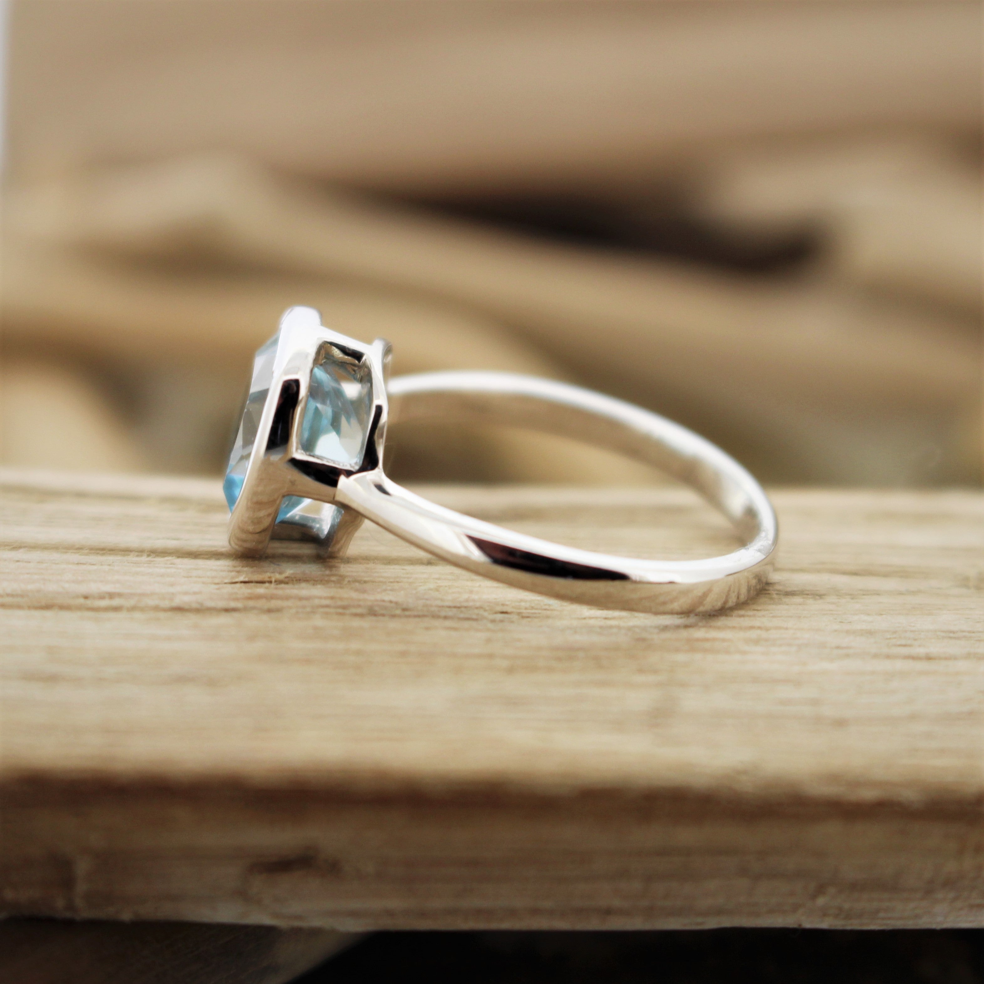 Sterling Silver Amethyst Solitaire Ring