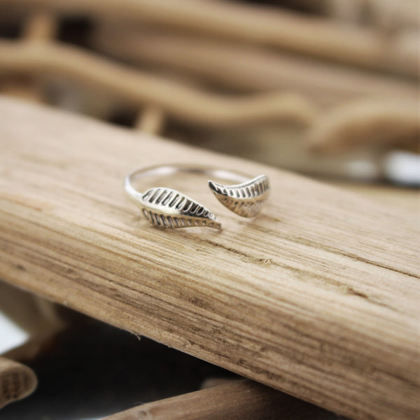 Sterling Silver Adjustable Oxidized Leaf Toe Ring